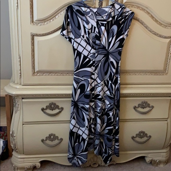 Dress - Picture 2 of 4